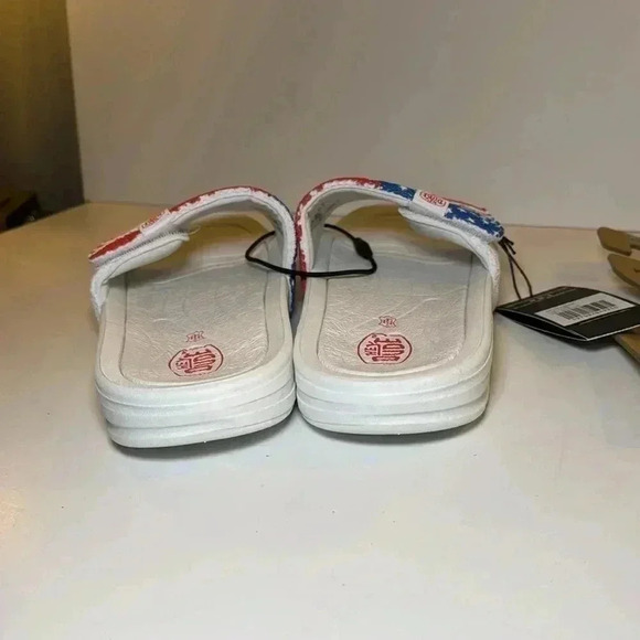 Hey Dude American flag flip flops size 11NWT - Picture 8 of 8